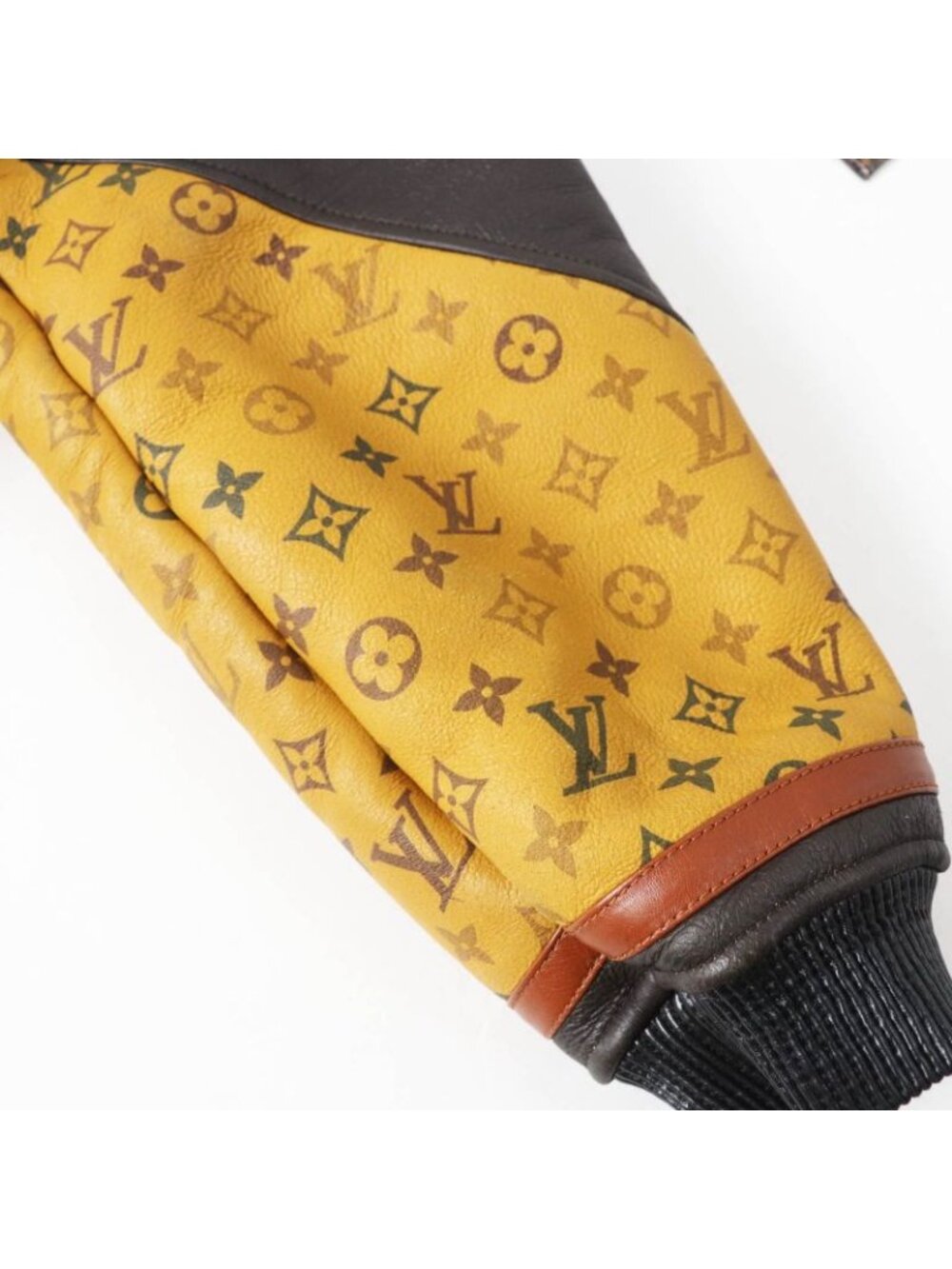 Louis Vuitton Fjlj12 xkn Sheepskin Monogram Reversible Hooded Mouton Jacket - Picture 12 of 15